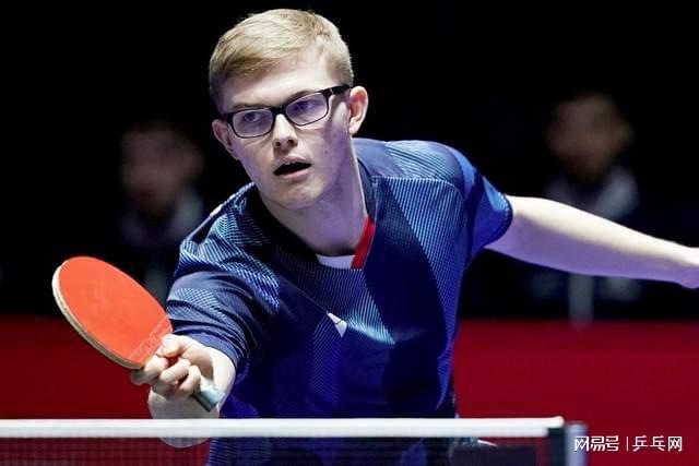 受球迷关注 受球迷关注